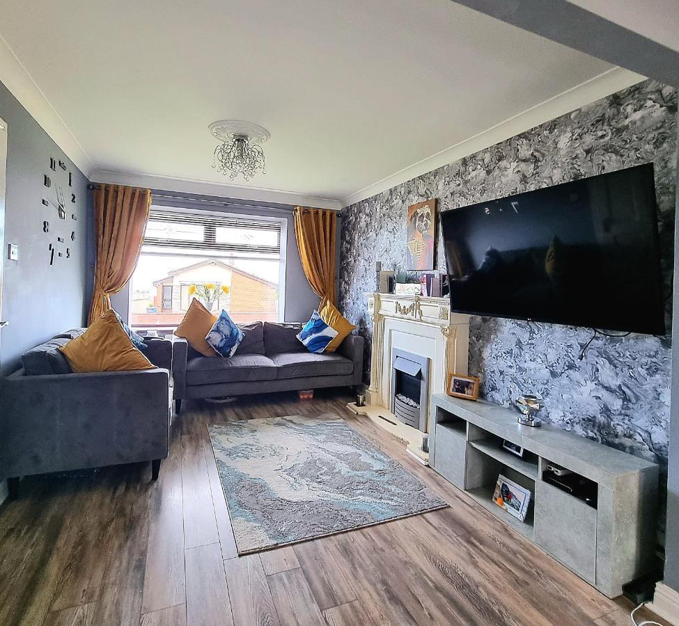 Private Room City Skyline And Mountain Views Close Too Belfast Centre And Airports Free Parking Eksteriør billede